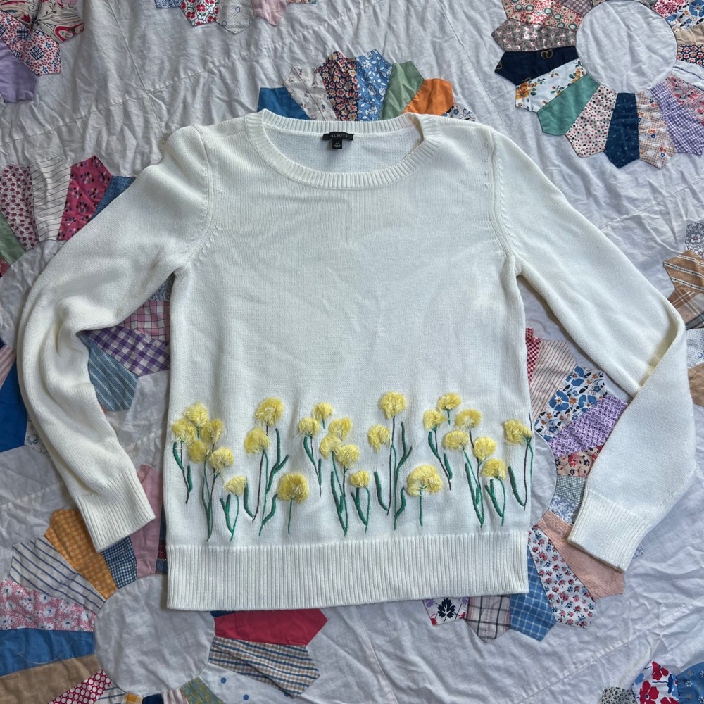 Talbots Womens XS Ivory Floral Embroidered 3D Pom Pom Flower Knit Sweater Cotton